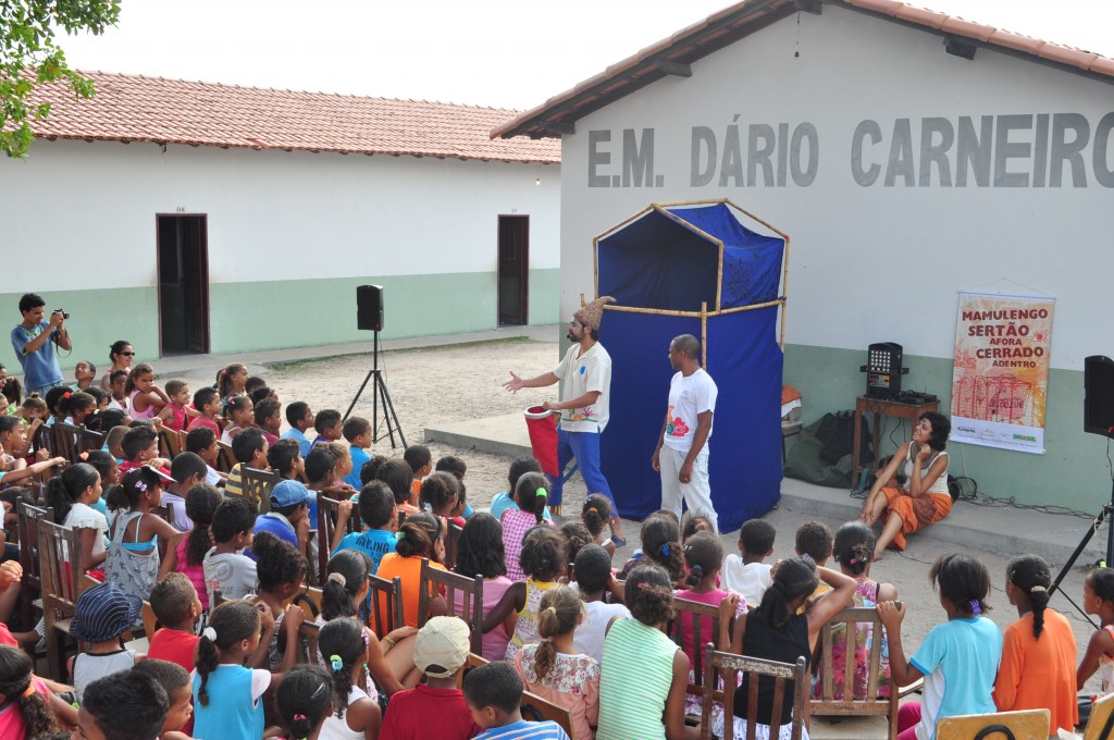 Apresentacao Sertao a Fora Cerrado a Dentro - Minas Gerais